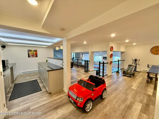 $998,990 | 317 Valley View Drive, Albrightsville, PA 18210