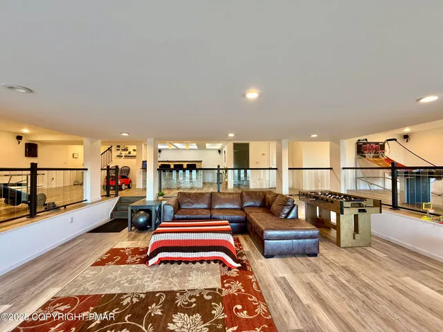 $998,990 | 317 Valley View Drive, Albrightsville, PA 18210