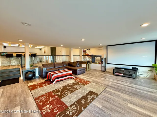 $998,990 | 317 Valley View Drive, Albrightsville, PA 18210