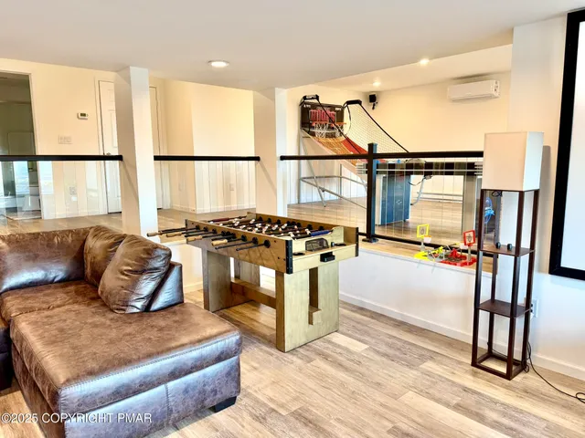 $998,990 | 317 Valley View Drive, Albrightsville, PA 18210