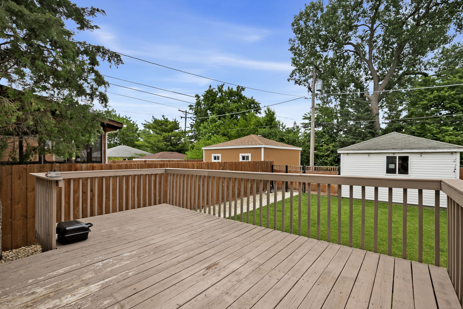 4237 Park Avenue Brookfield, IL 60513 - Photo 16 of 20 a view of wooden deck
