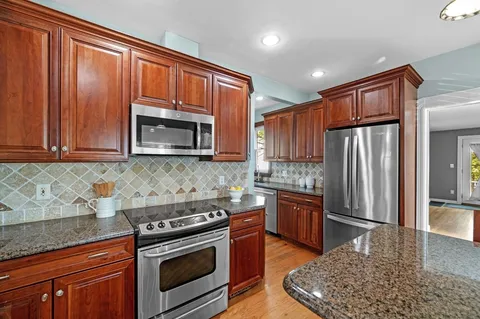 $875,000 | 2 Ellis Terrace, Swampscott, MA 01907