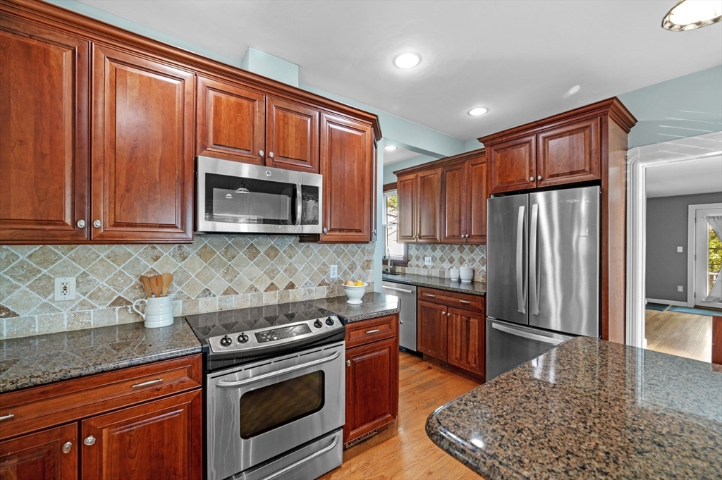 2 Ellis Terrace Swampscott, MA 01907 - Photo 11 of 41