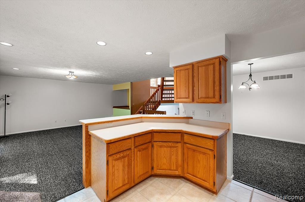 6583 Ridgeview Drive Clarkston, MI 48346 - Photo 17 of 65