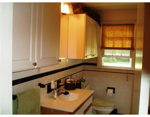 73 Rolling Acres Road Lunenburg, MA 01462 - Photo 10 of 12 Gallery Image 10