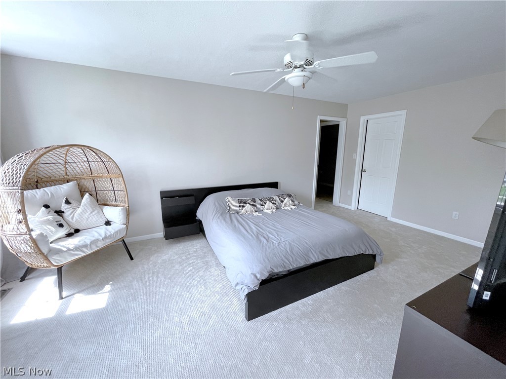 718 Sunridge Road Fairlawn, OH 44333 - Photo 27 of 49 Carpeted bedroom featuring ceiling fan