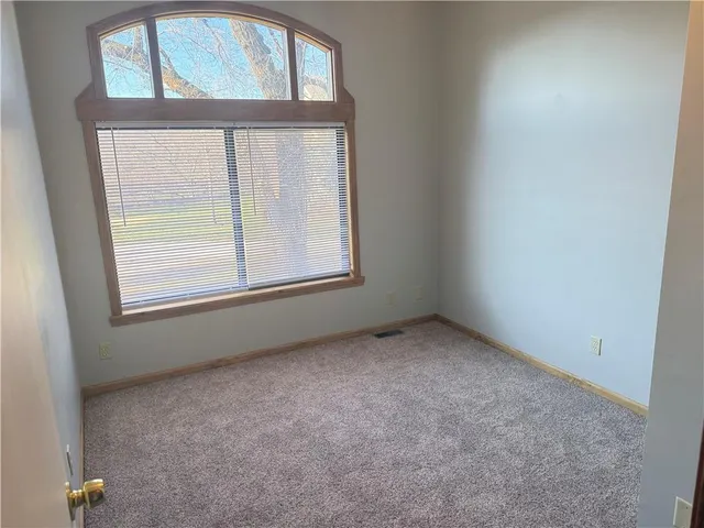 $450,000 | 31435 Lofty Lane, Edwards, MO 65326