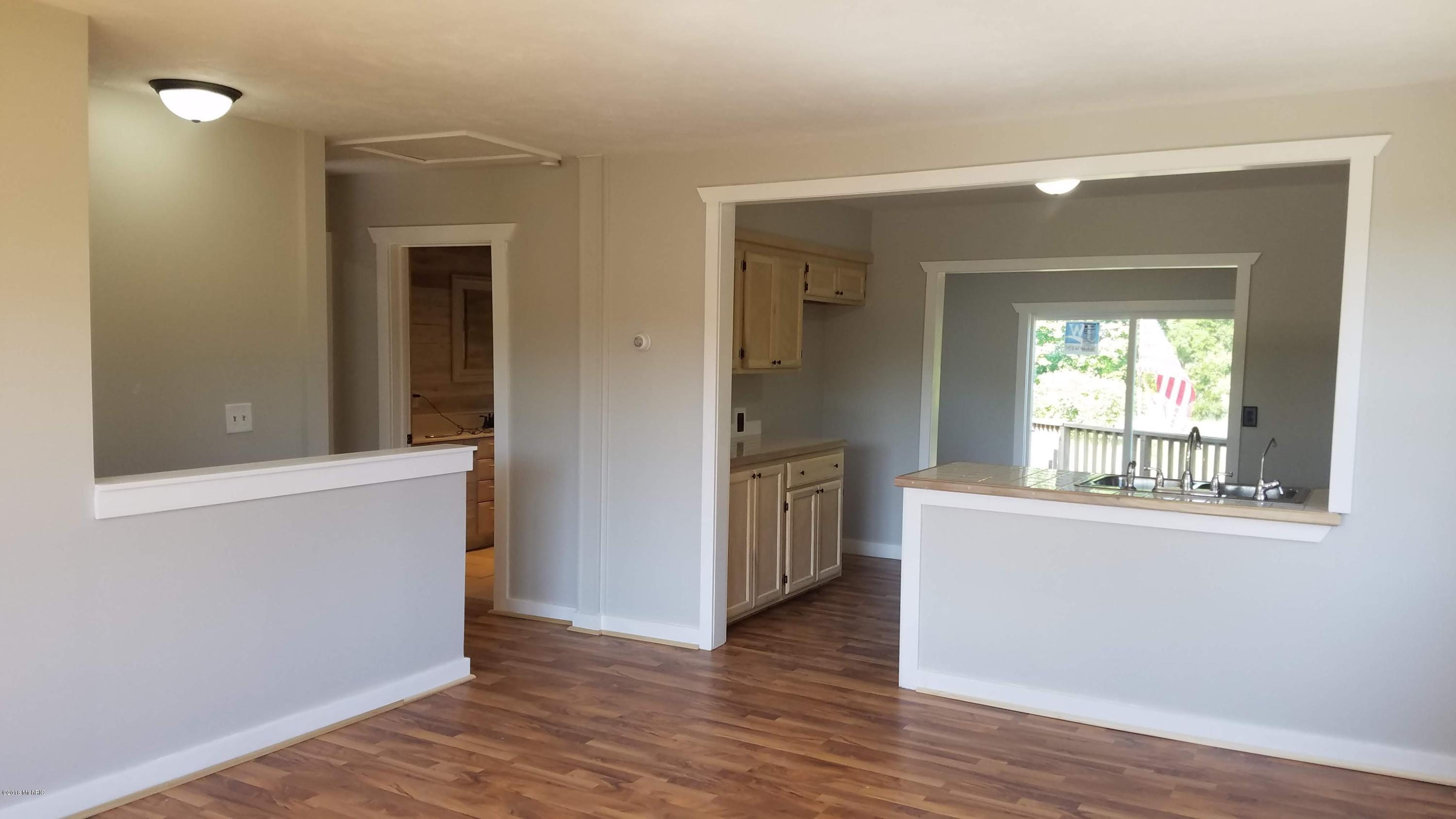6991 South 88th Avenue Rothbury, MI 49452 - Photo 3 of 29 20180629_102847