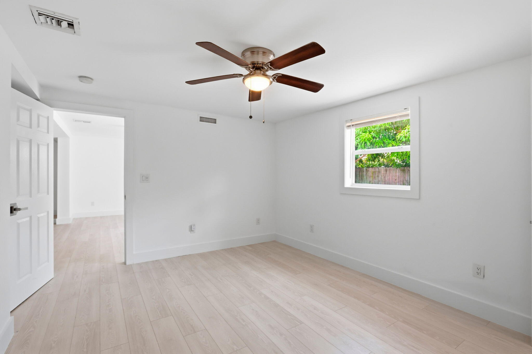 898 Southwest 10th Avenue Boca Raton, FL 33486 - Photo 18 of 47 19-web-or-mls-017_0E2A3492