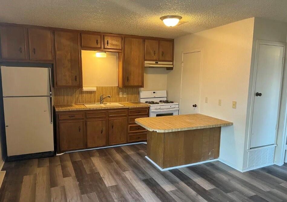 906 East Birch Street Canadian, TX 79014 - Photo 2 of 8