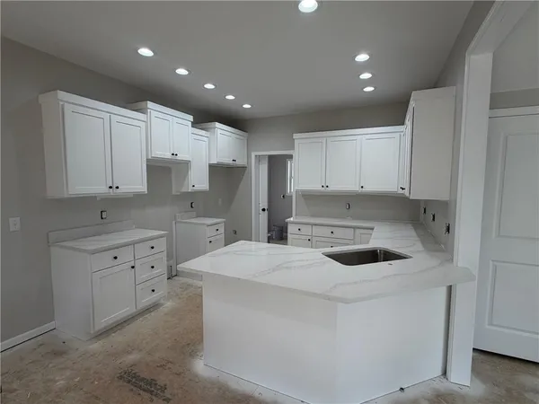 $428,800 | 1403 West 6th Street Terrace, Knob Noster, MO 65336