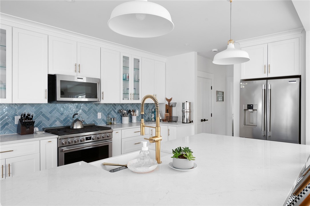 69 Connection Street Newport, RI 02840 - Photo 17 of 38