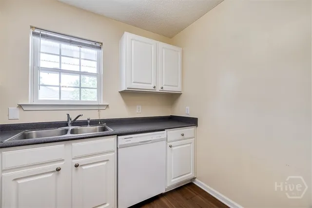 $196,000 | 310 Tibet Avenue, Unit 52, Savannah, GA 31406