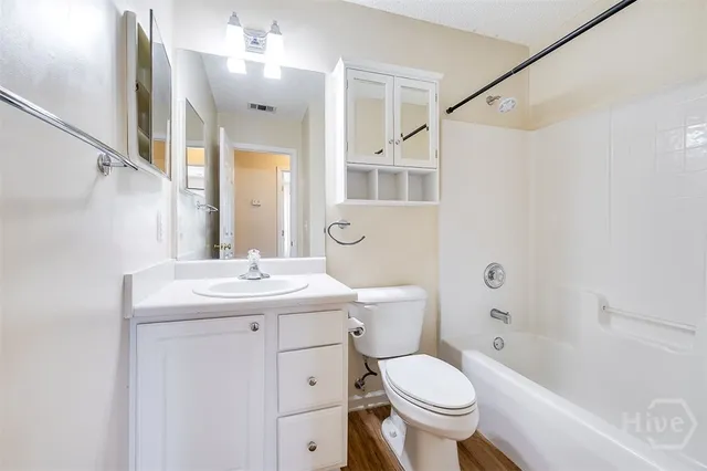 $196,000 | 310 Tibet Avenue, Unit 52, Savannah, GA 31406