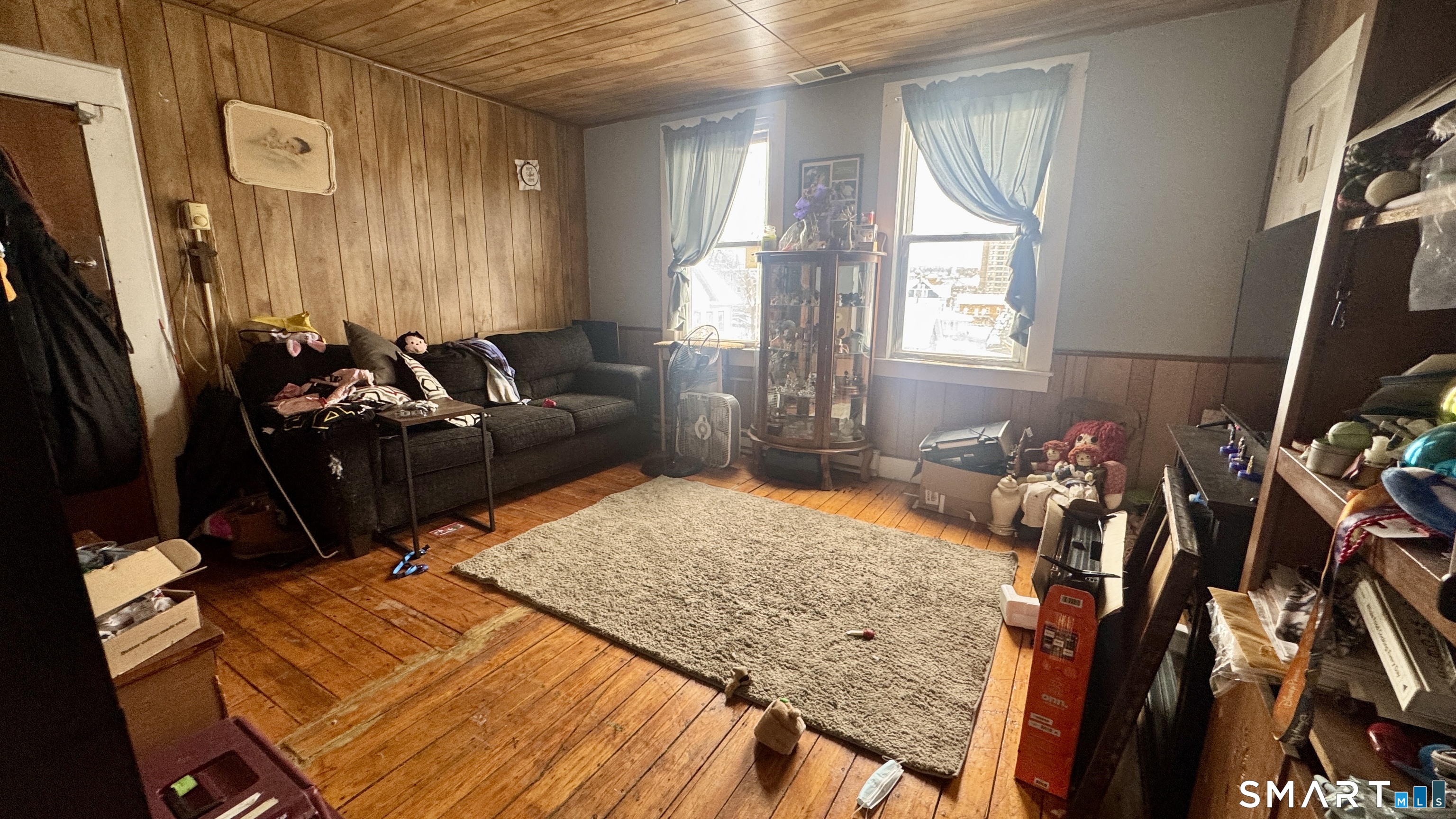 61 Randolph Avenue Meriden, CT 06451 - Photo 13 of 40 a living room with furniture
