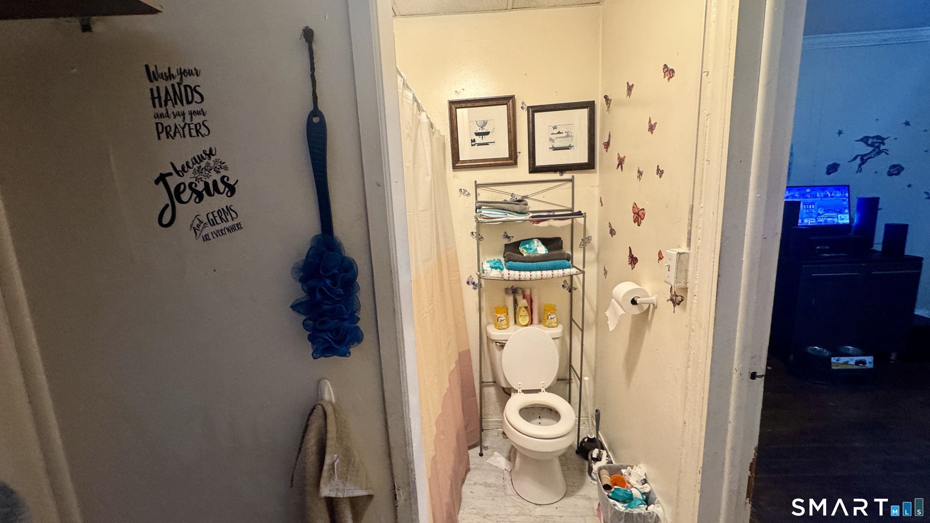 61 Randolph Avenue Meriden, CT 06451 - Photo 29 of 40 a bathroom with a shower and a curtain