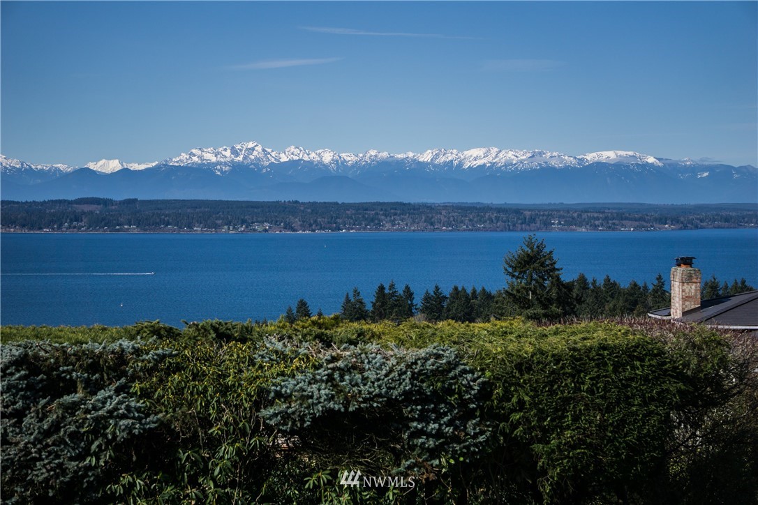 18344 Ridgefield Road Northwest Shoreline, WA 98177 - Photo 2 of 25 Gallery Image 2