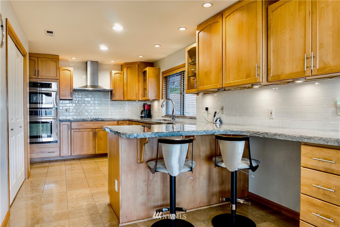 18344 Ridgefield Road Northwest Shoreline, WA 98177 - Photo 12 of 25 Gallery Image 12
