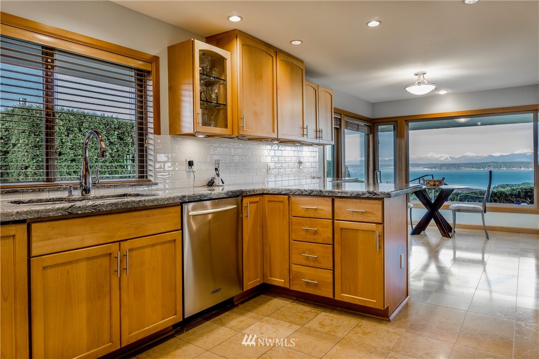 18344 Ridgefield Road Northwest Shoreline, WA 98177 - Photo 13 of 25 Gallery Image 13