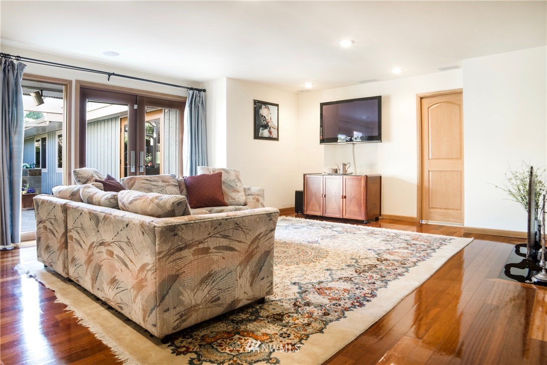 18344 Ridgefield Road Northwest Shoreline, WA 98177 - Photo 15 of 25 Gallery Image 15
