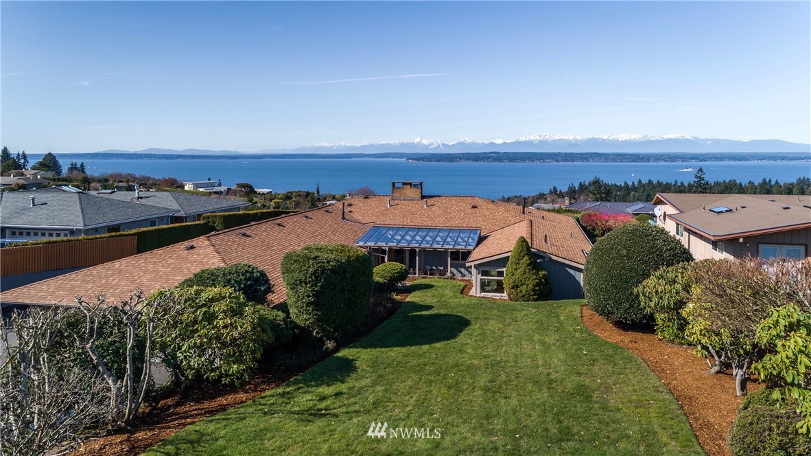 18344 Ridgefield Road Northwest Shoreline, WA 98177 - Photo 4 of 25 Gallery Image 4