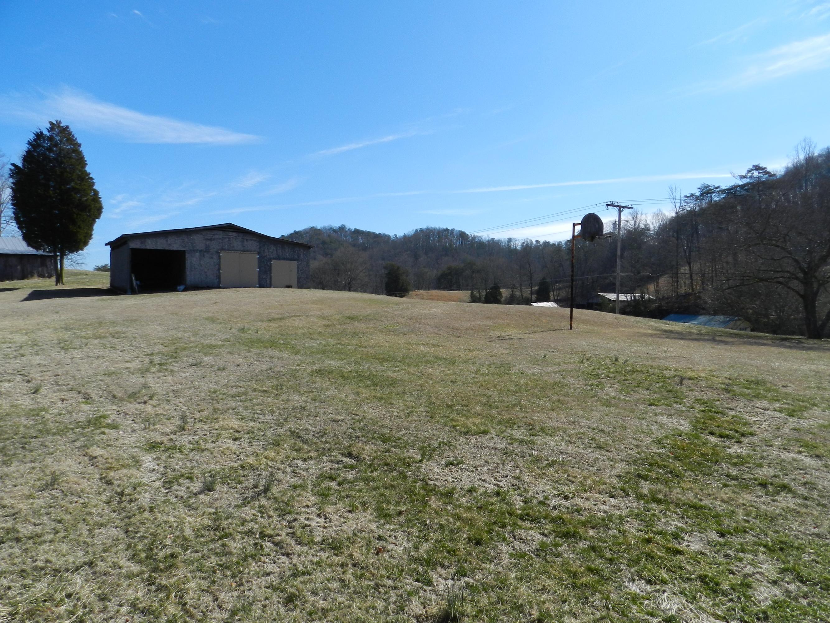5156 Hickory Valley Road Heiskell, TN 37754 - Photo 32 of 40 046