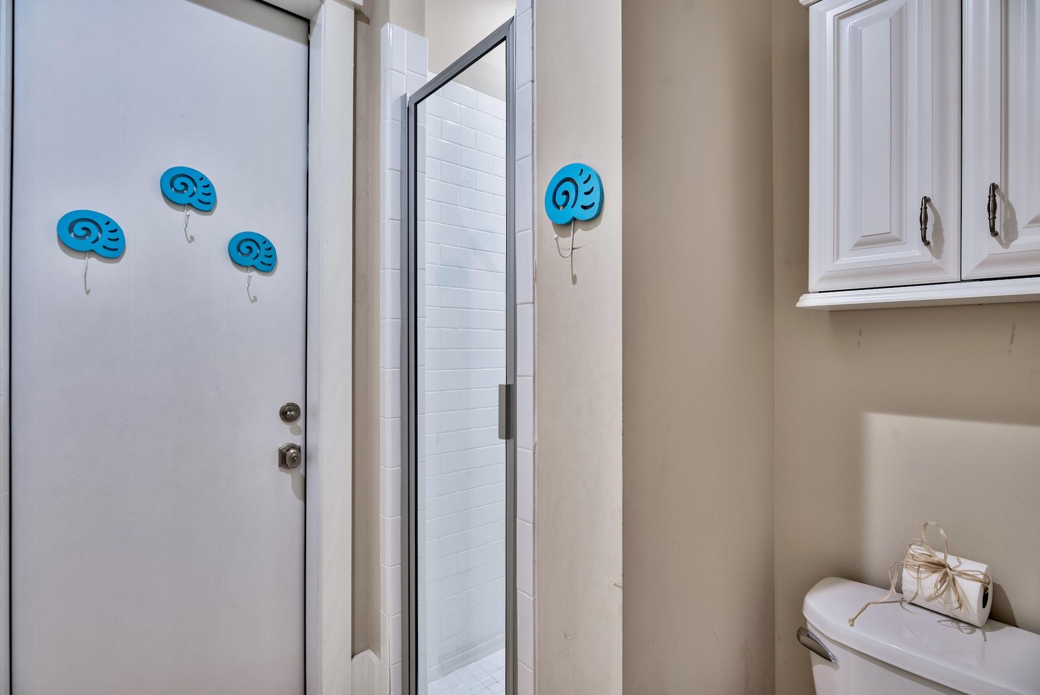 8045 East County Highway 30A Inlet Beach, FL 32461 - Photo 29 of 38 a bathroom with a mirror