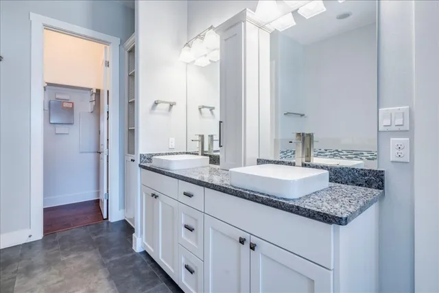 $4,550 | 13518 Galleria Circle, Austin, TX 78738