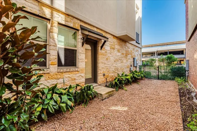 $4,550 | 13518 Galleria Circle, Austin, TX 78738