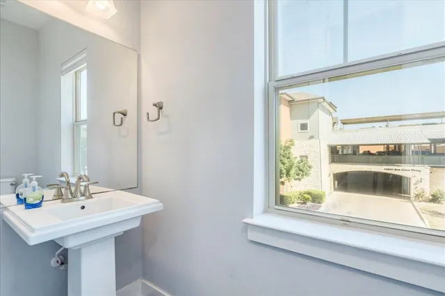 $4,550 | 13518 Galleria Circle, Austin, TX 78738