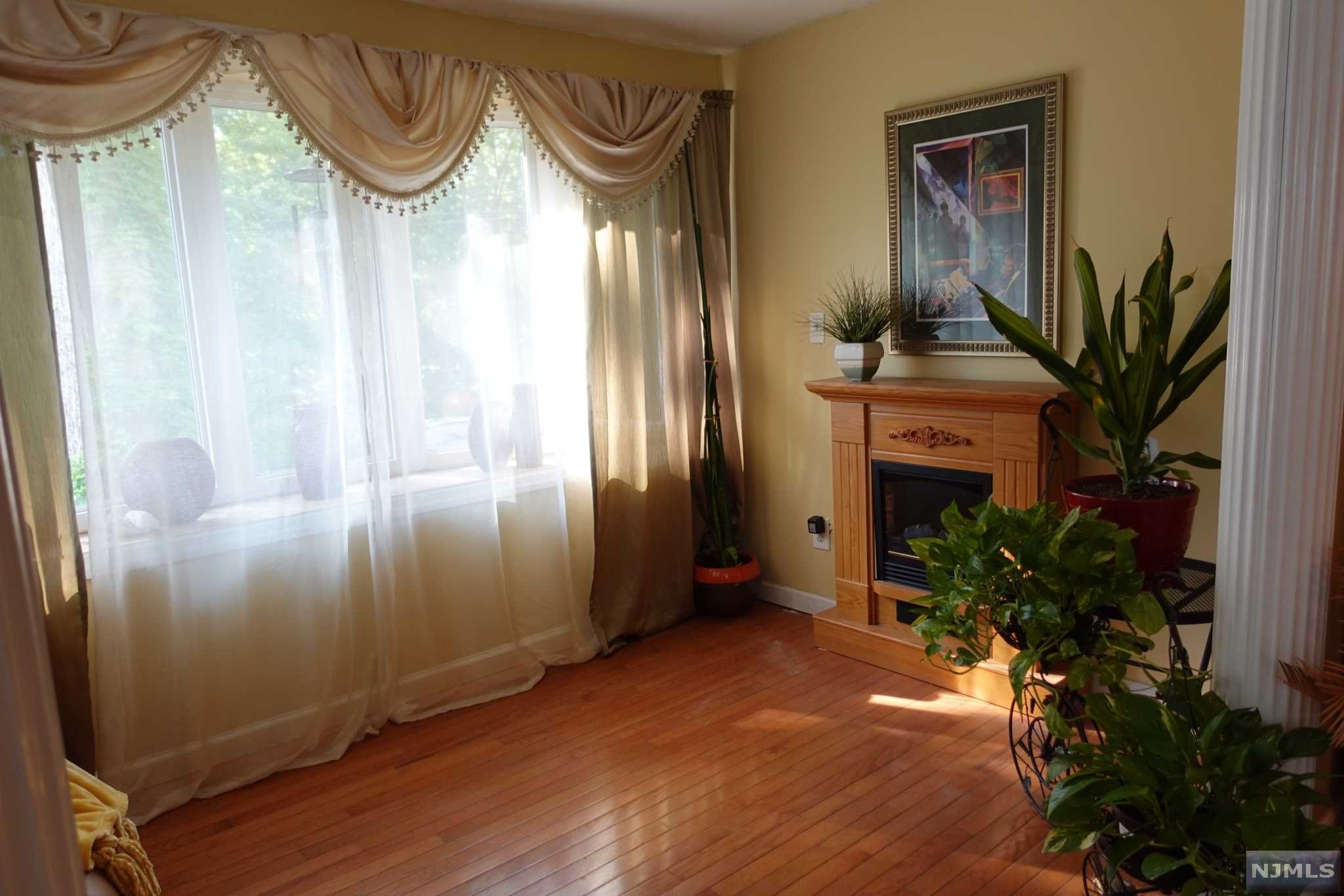 1153 Queen Anne Road Teaneck, NJ 07666 - Photo 6 of 15