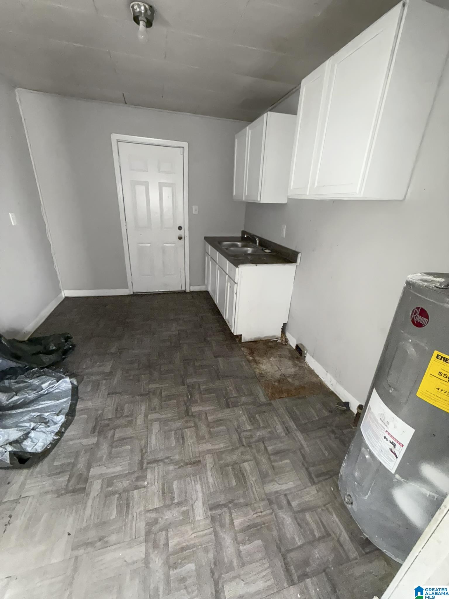 245 Flora Street Southwest Birmingham, AL 35211 - Photo 8 of 24