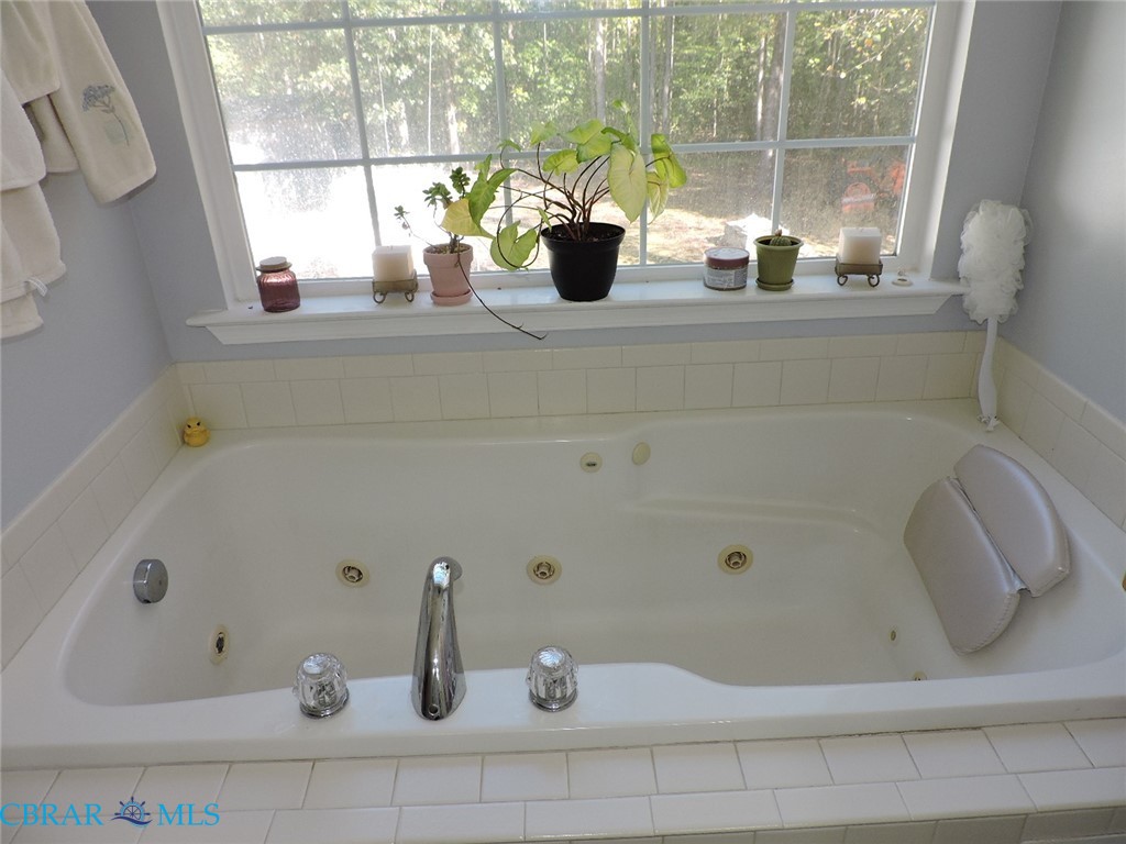 9155 Marlfield Road Gloucester, VA 23061 - Photo 16 of 23