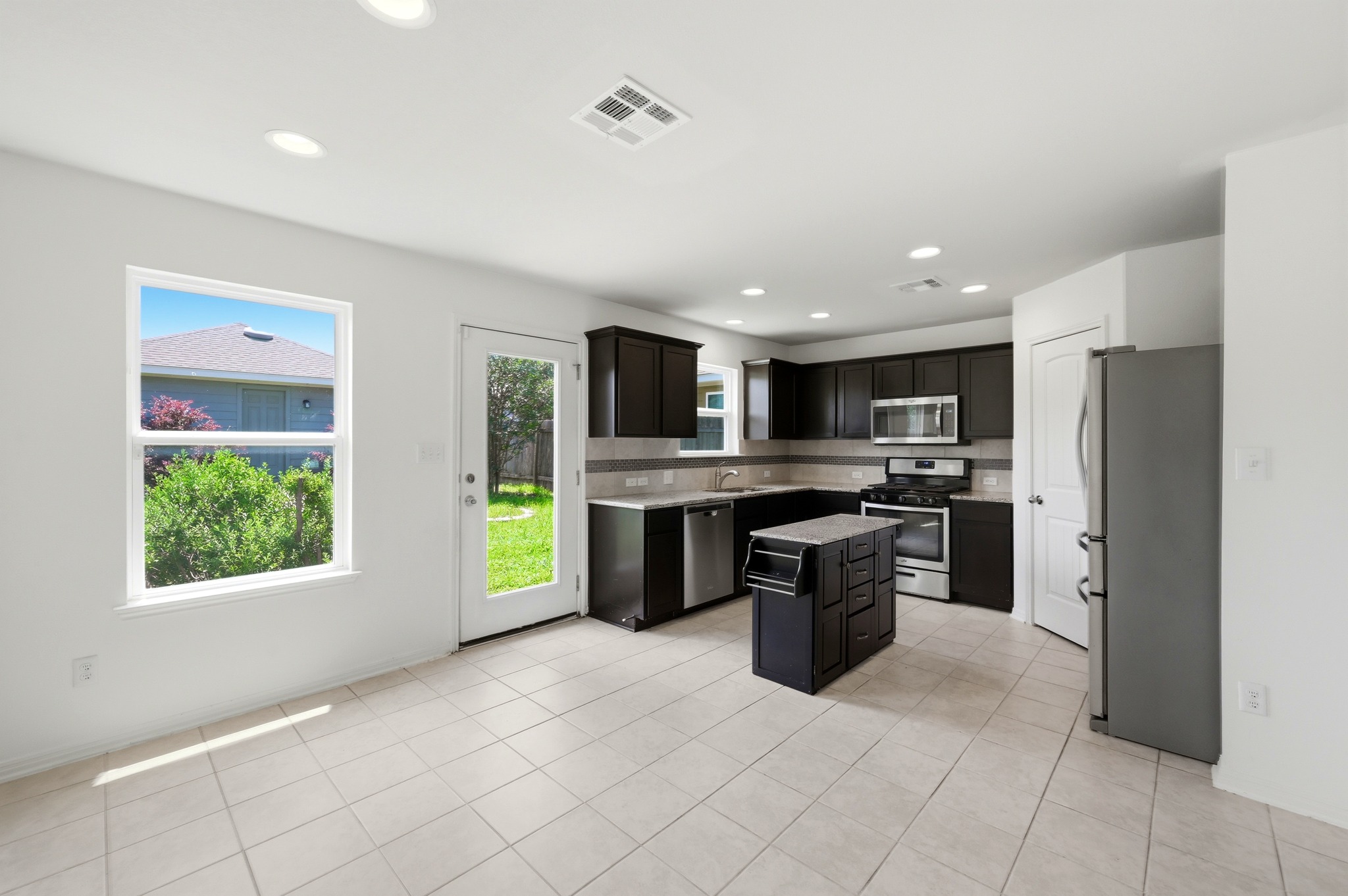 714 Stampede Road San Marcos, TX 78666 - Photo 4 of 24