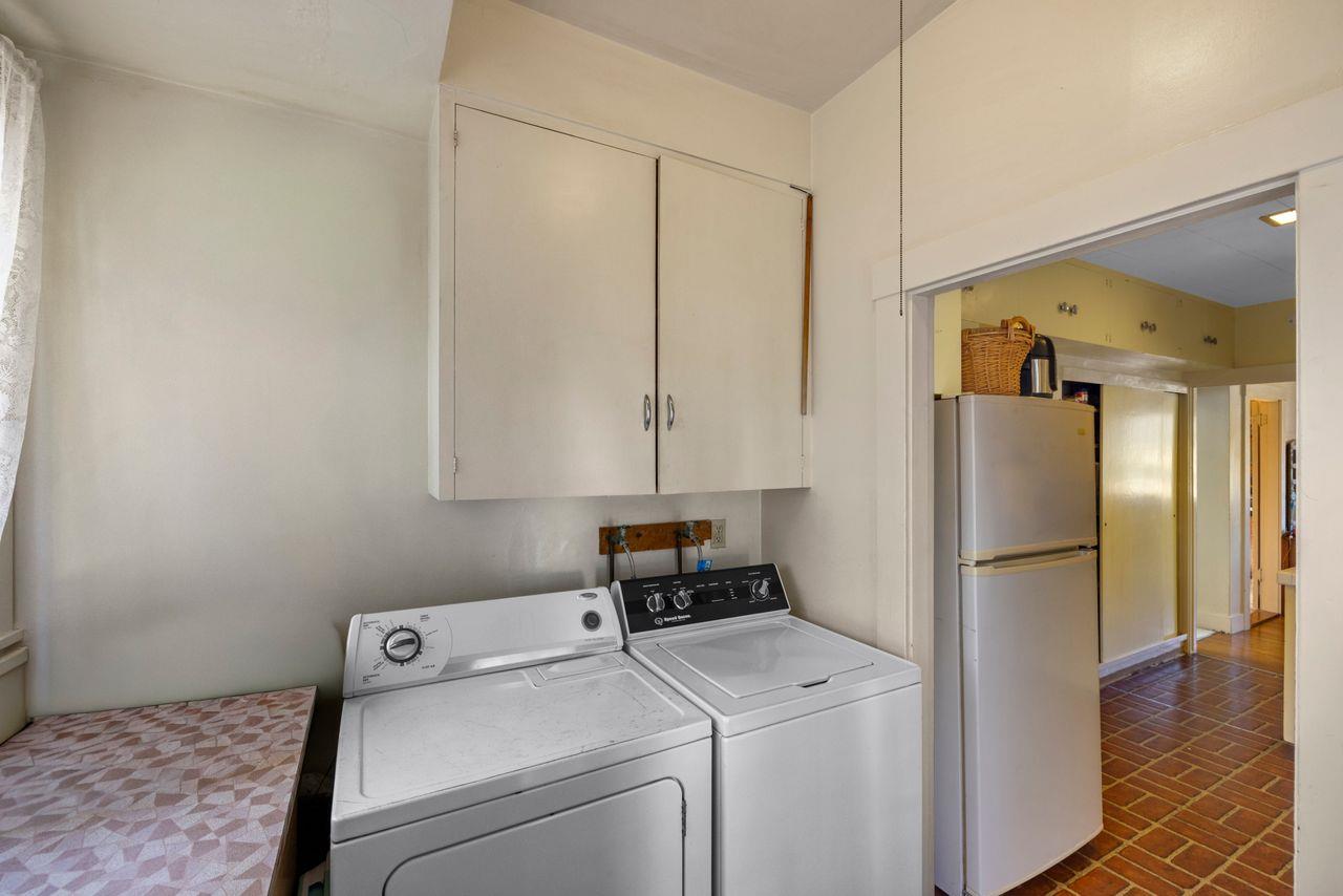 851 Laurel Avenue Pacific Grove, CA 93950 - Photo 22 of 38