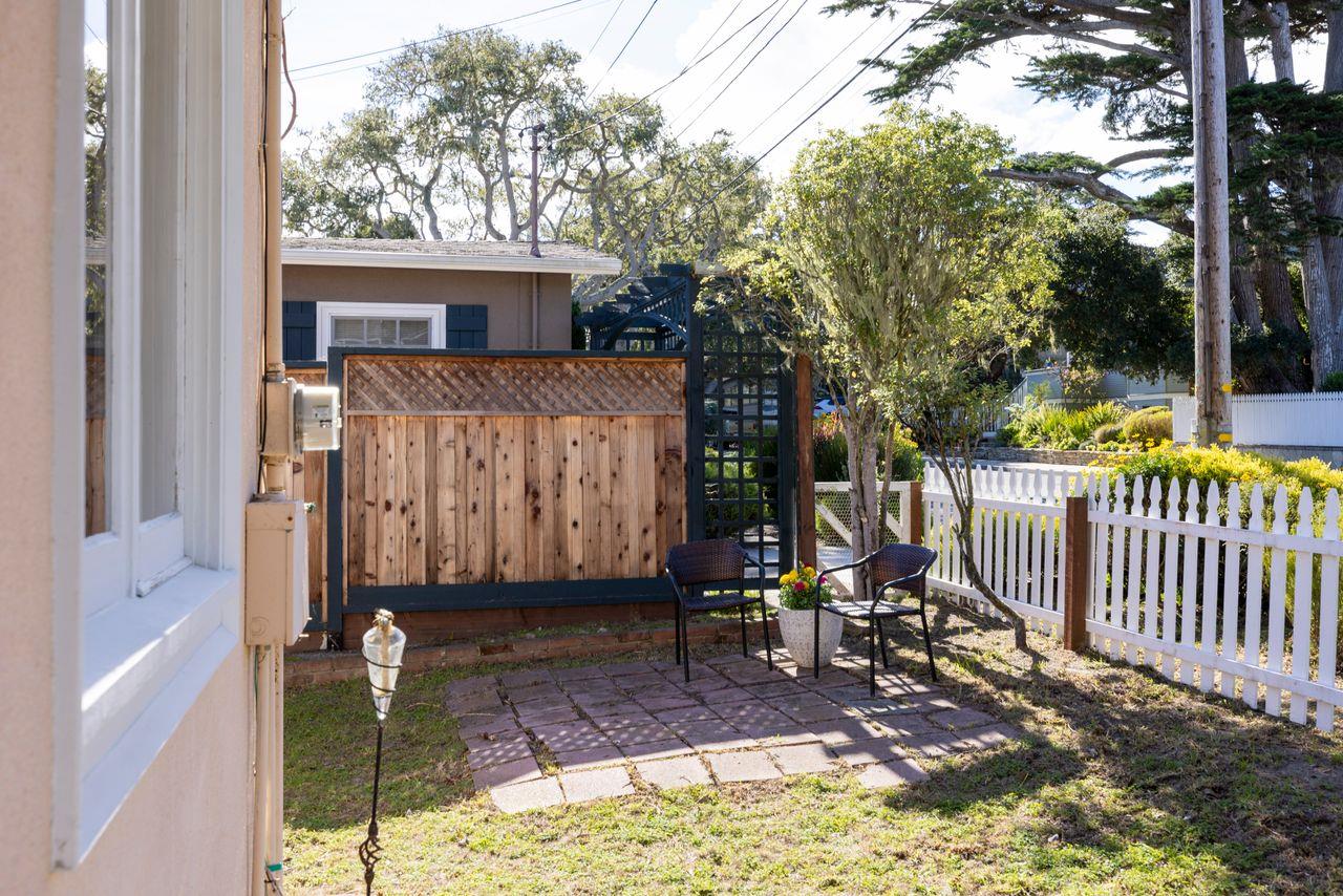 851 Laurel Avenue Pacific Grove, CA 93950 - Photo 25 of 38