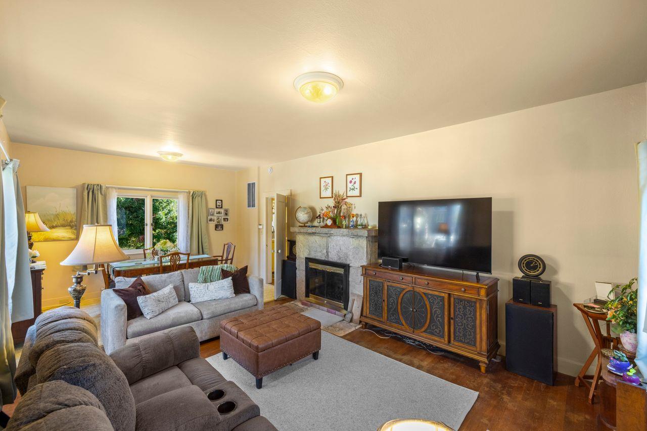 851 Laurel Avenue Pacific Grove, CA 93950 - Photo 5 of 38