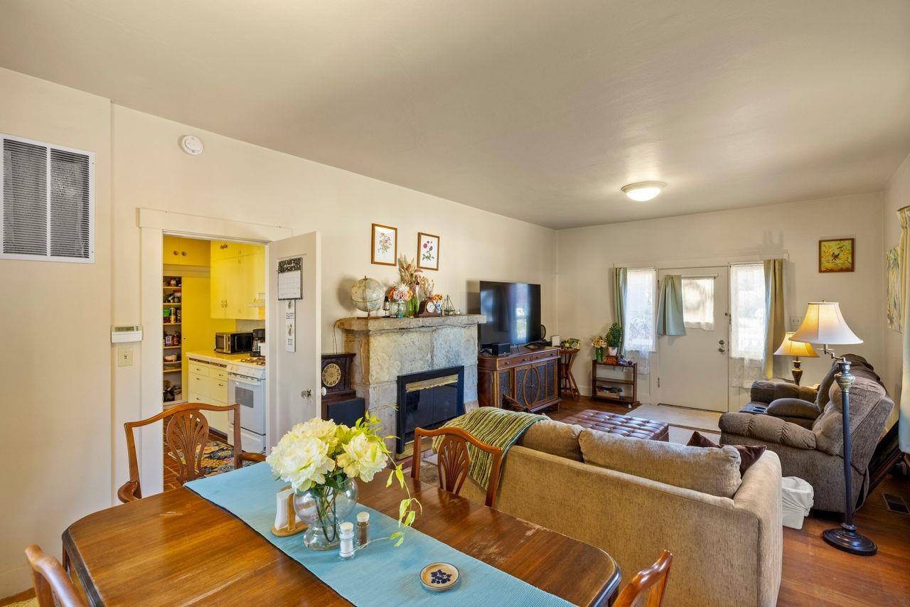 851 Laurel Avenue Pacific Grove, CA 93950 - Photo 8 of 38