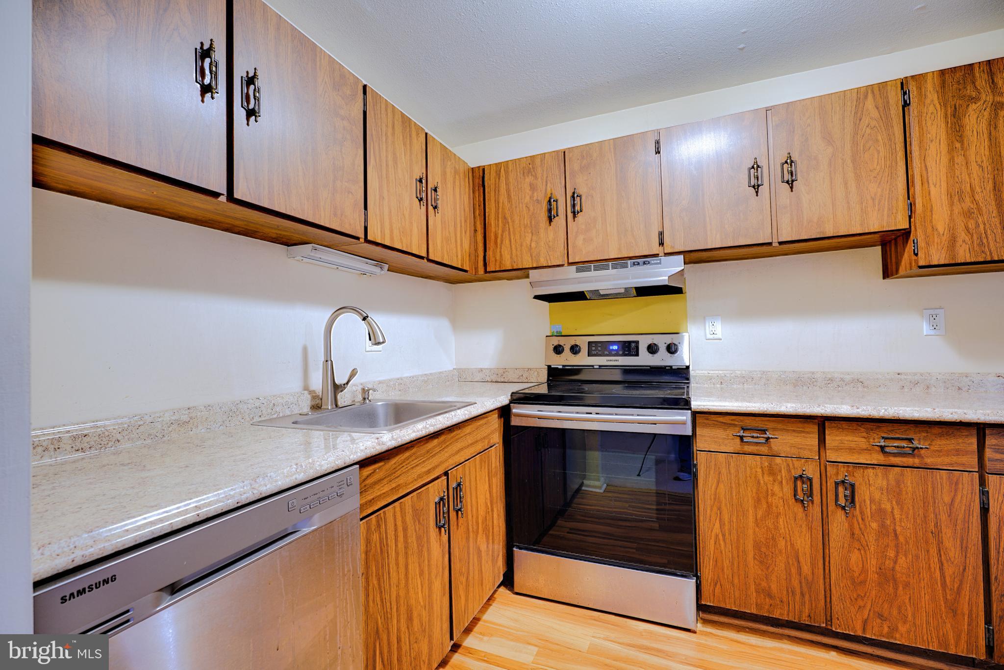 143 Riversedge Drive, Unit CONDO 143 Norristown, PA 19403 - Photo 6 of 16 Gallery Image 6