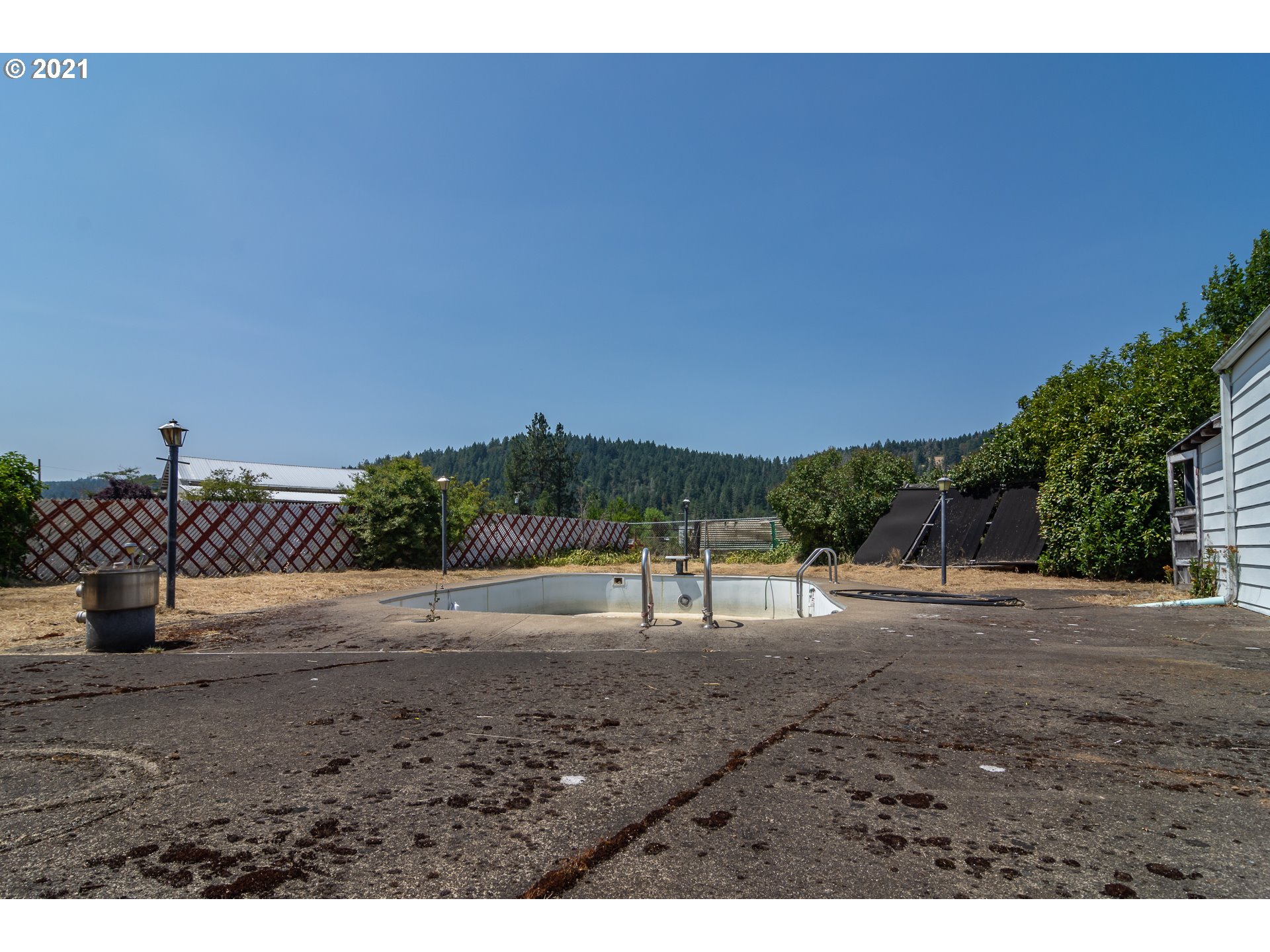 4200 Nonpareil Road Sutherlin, OR 97479 - Photo 23 of 32 a view of outdoor space with city view