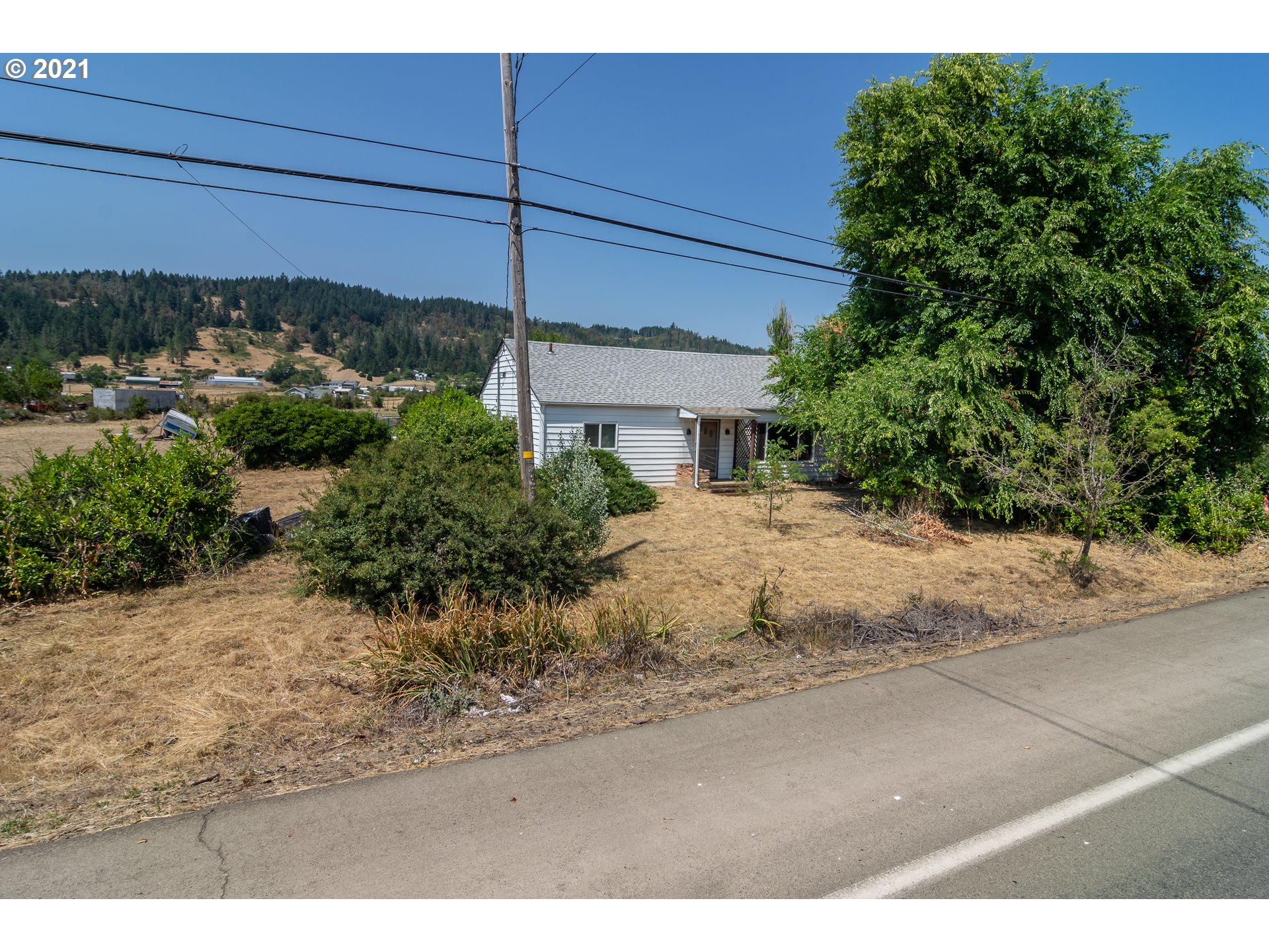 4200 Nonpareil Road Sutherlin, OR 97479 - Photo 32 of 32 a house view with a outdoor space