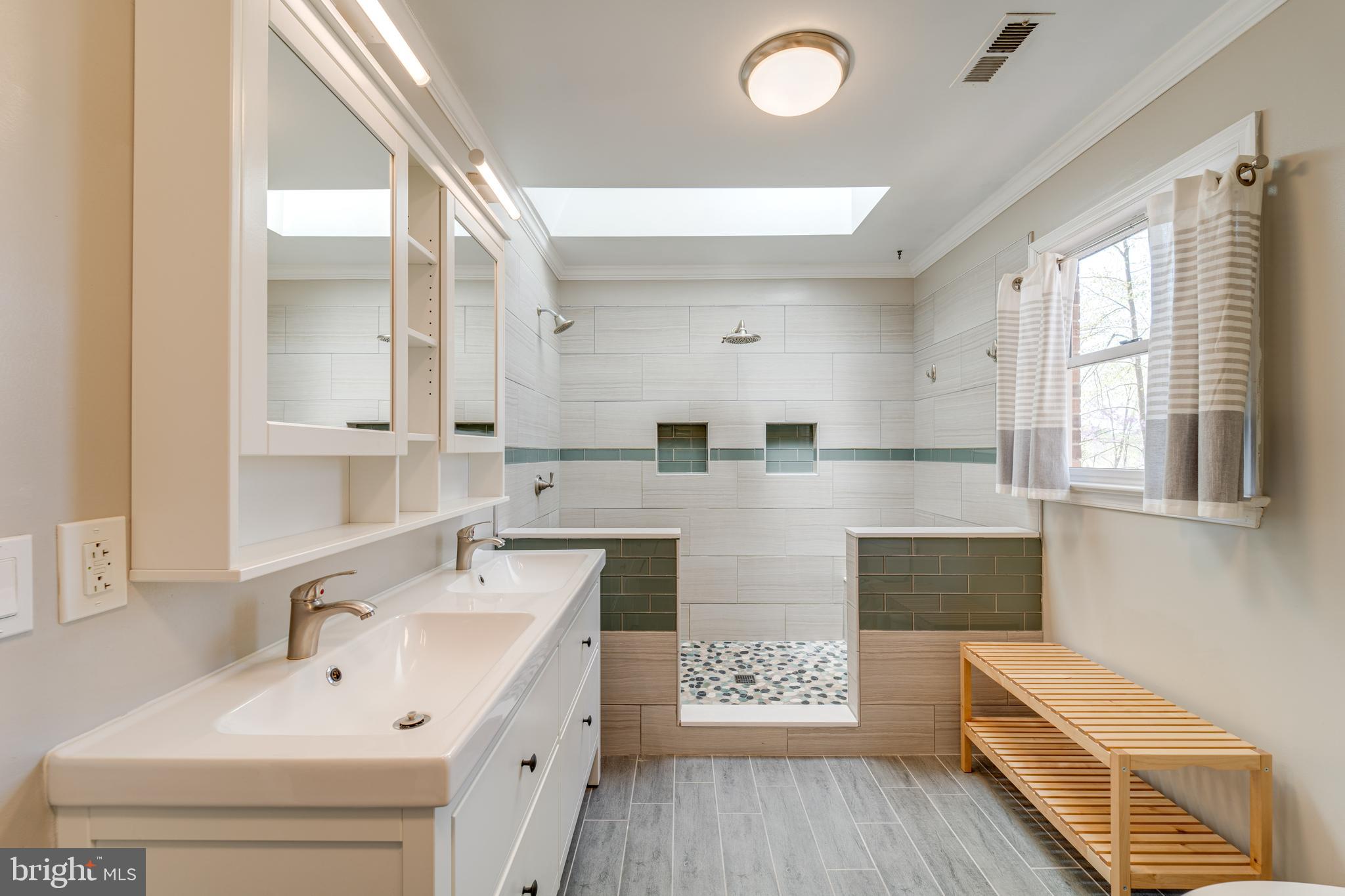 8232 Honeysuckle Road Manassas, VA 20112 - Photo 34 of 76