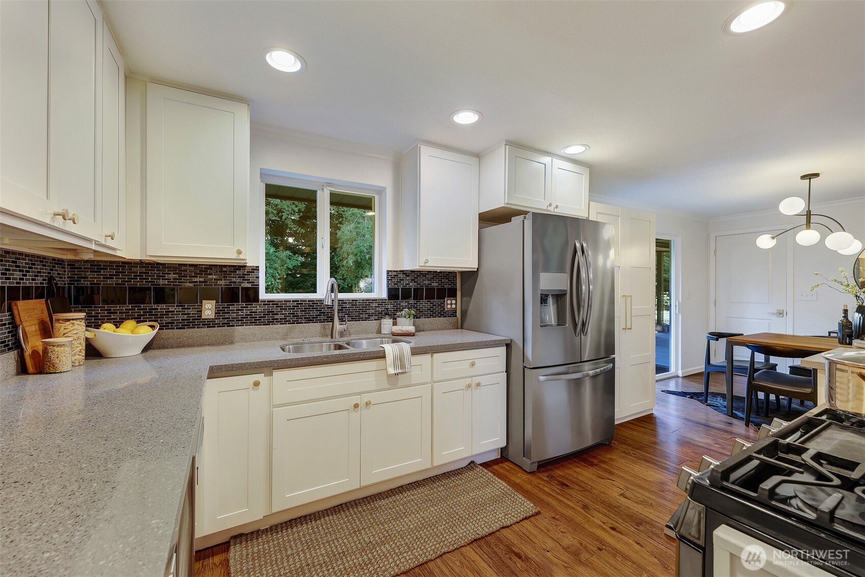 14007 156th Avenue Southeast Renton, WA 98059 - Photo 14 of 37 Gallery Image 14