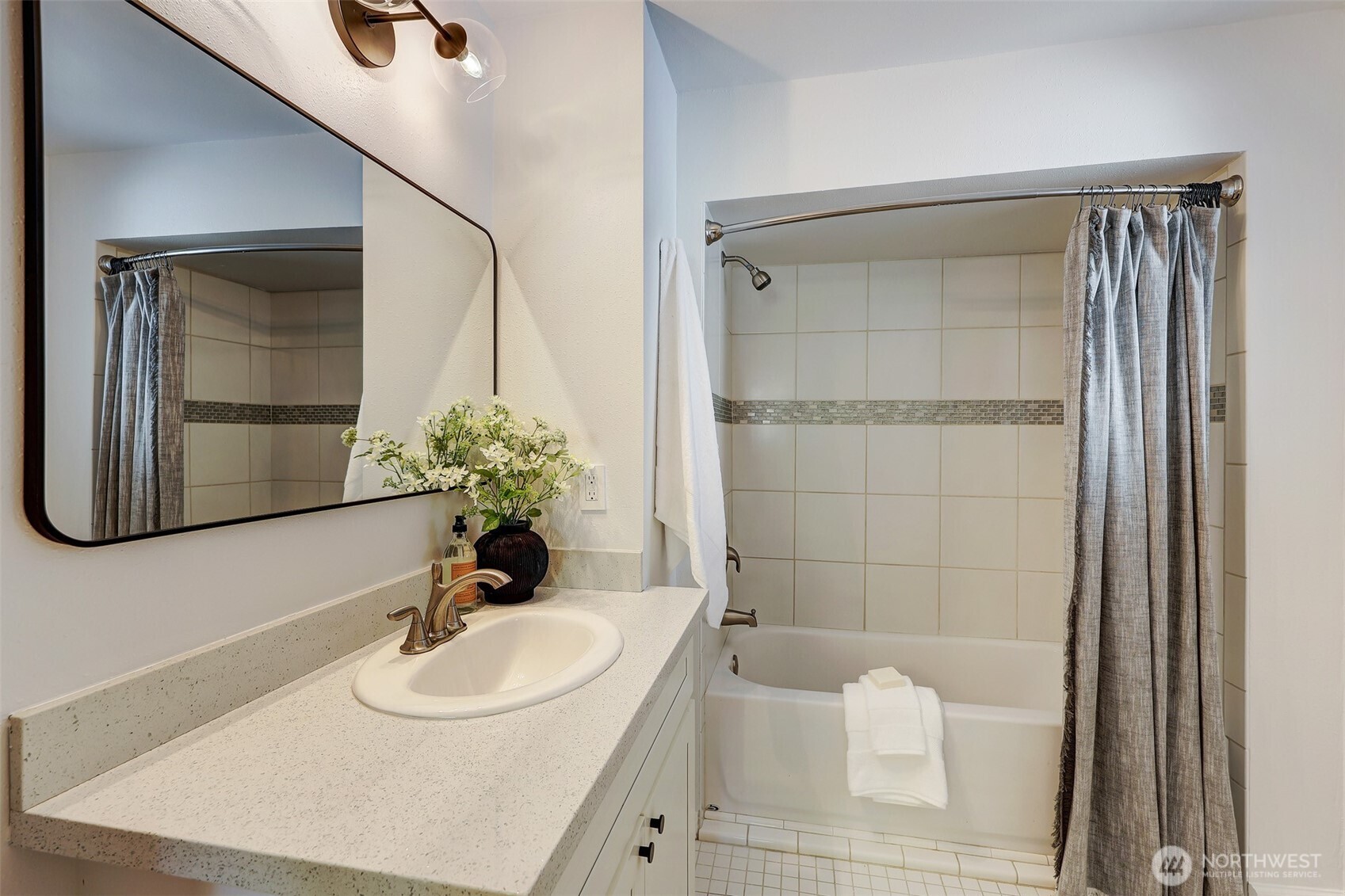 14007 156th Avenue Southeast Renton, WA 98059 - Photo 8 of 37 Gallery Image 8