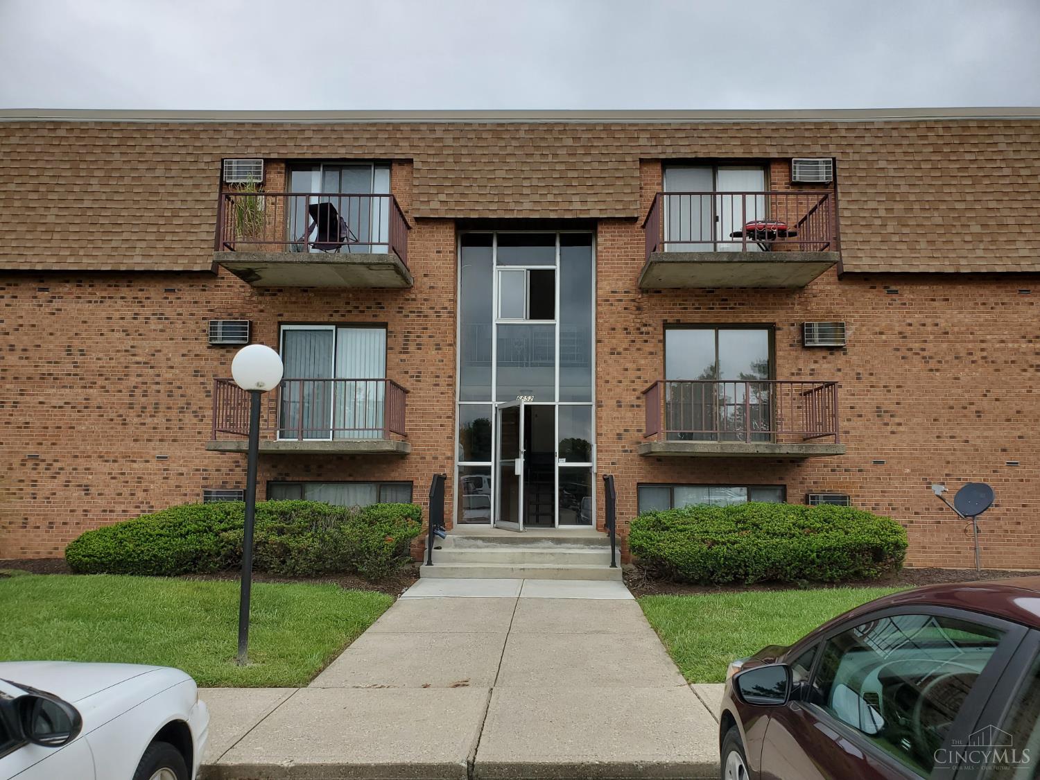 6646 Hearne Road, Unit 213 Cincinnati, OH 45248 - Photo 1 of 34