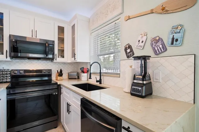 $1,650,000 | 724 Gulf Boulevard, Unit A & B, Indian Rocks Beach, FL 33785