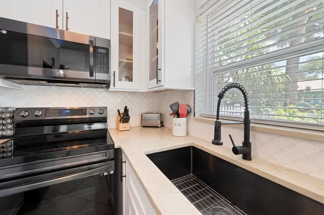 $1,650,000 | 724 Gulf Boulevard, Unit A & B, Indian Rocks Beach, FL 33785