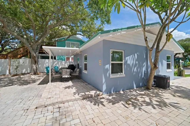 $1,650,000 | 724 Gulf Boulevard, Unit A & B, Indian Rocks Beach, FL 33785