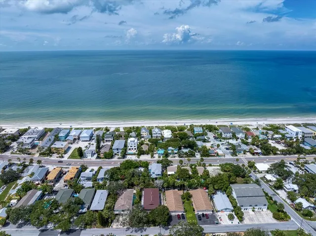 $1,650,000 | 724 Gulf Boulevard, Unit A & B, Indian Rocks Beach, FL 33785