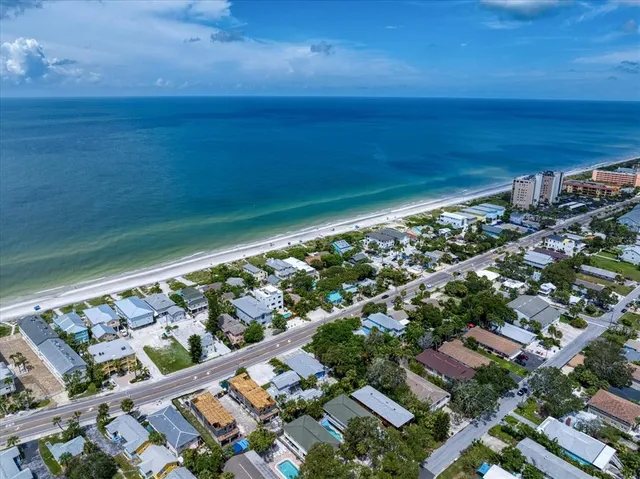 $1,650,000 | 724 Gulf Boulevard, Unit A & B, Indian Rocks Beach, FL 33785